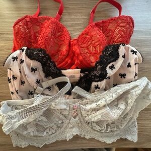 Victoria’s Secret lace bras